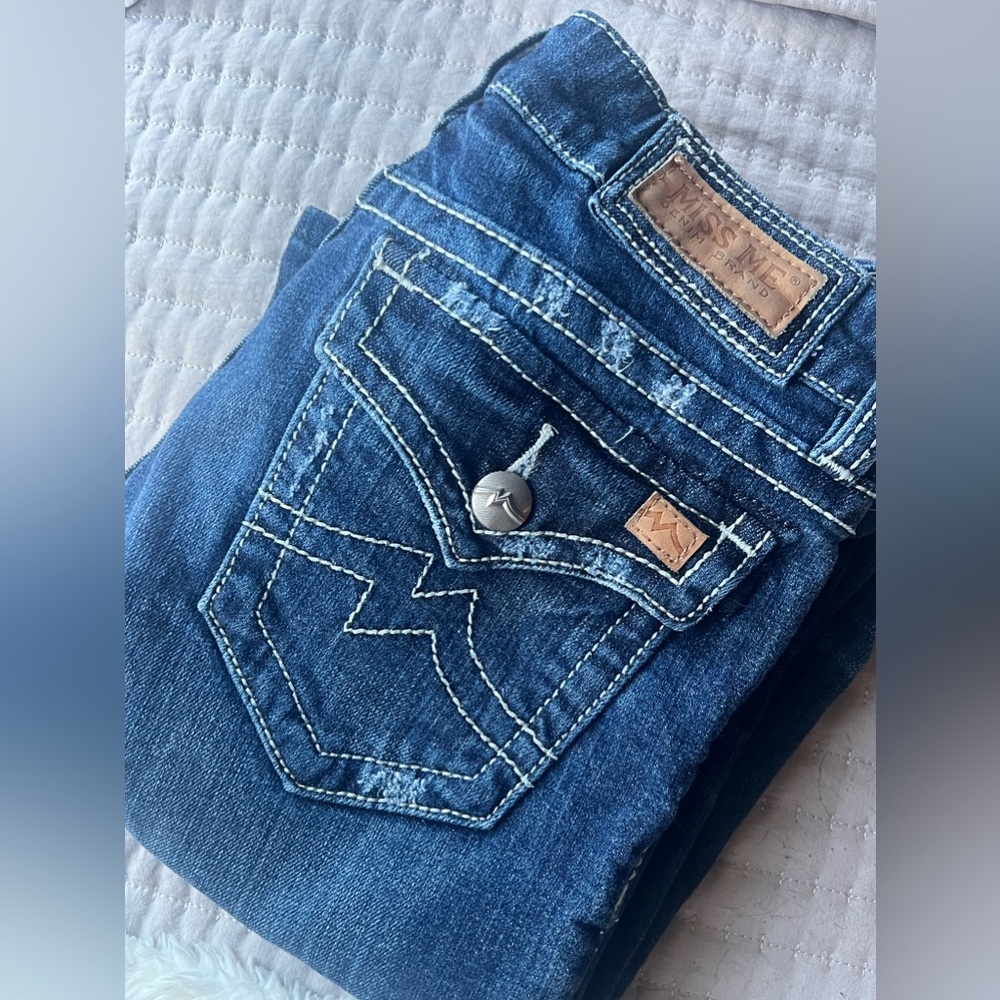 Low waisted bootcut Miss Me jeans, size 28 Long (hardly worn)